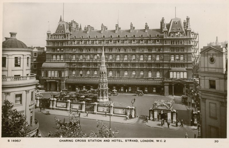 Charing Cross Station og Hotel, Strand, London af English Photographer