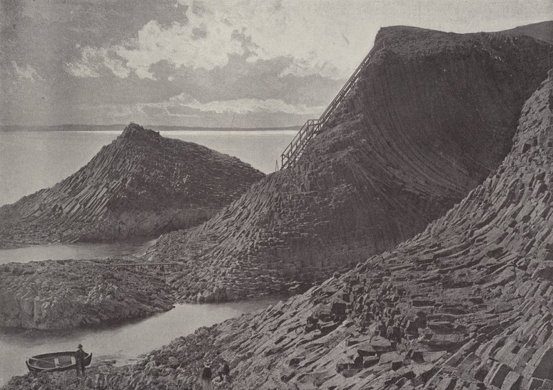 Clam-Shell Cave, Staffa af English Photographer