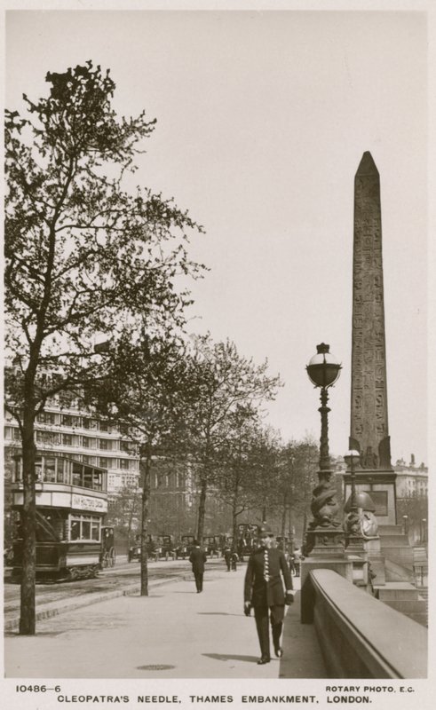 Cleopatras Needle, Thames Embankment, London af English Photographer