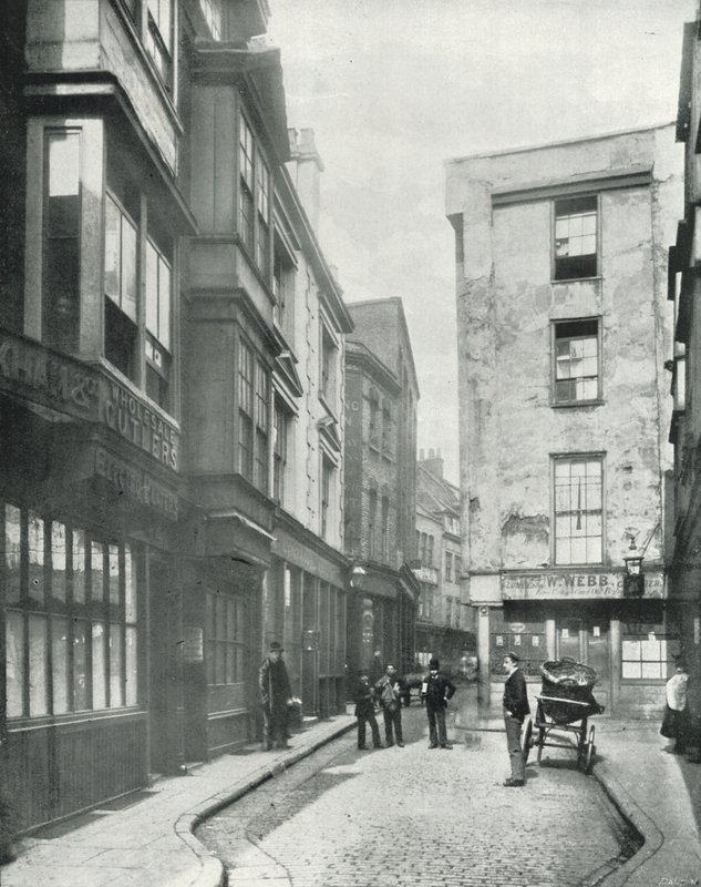 Cloth Fair, a Quaint Bit of Old London (s/h foto) af English Photographer