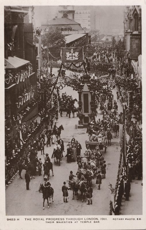 Kroningsoptog af kong George V og dronning, Temple Bar, London af English Photographer