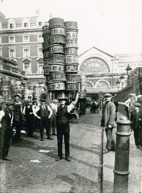 Covent Garden Market, London af English Photographer