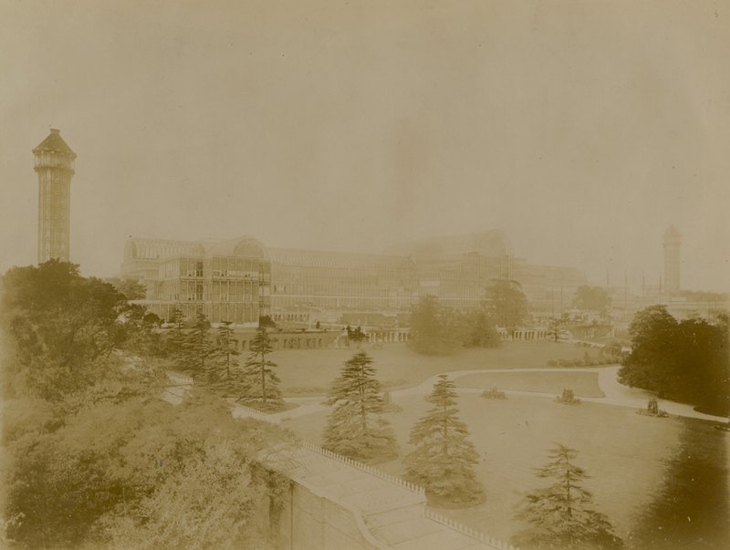 Crystal Palace, Sydenham, London af English Photographer