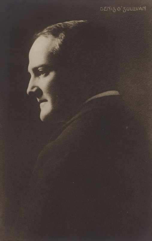 Denis OSullivan, irsk operasanger af English Photographer