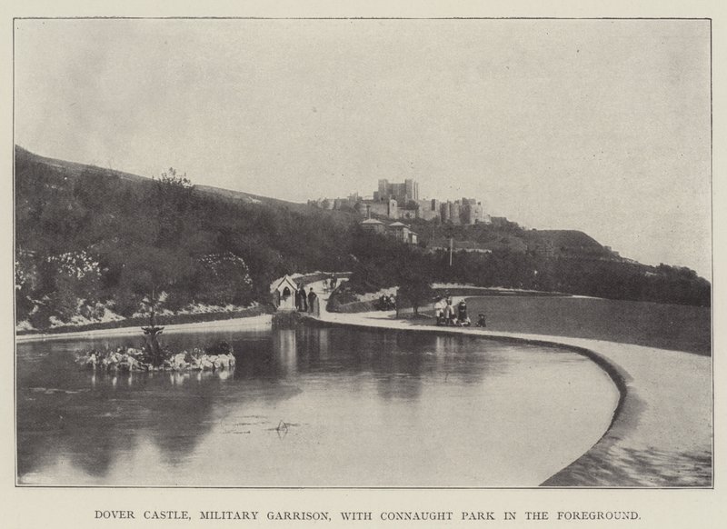 Dover Castle, Military Garnison, med Connaught Park i forgrunden af English Photographer