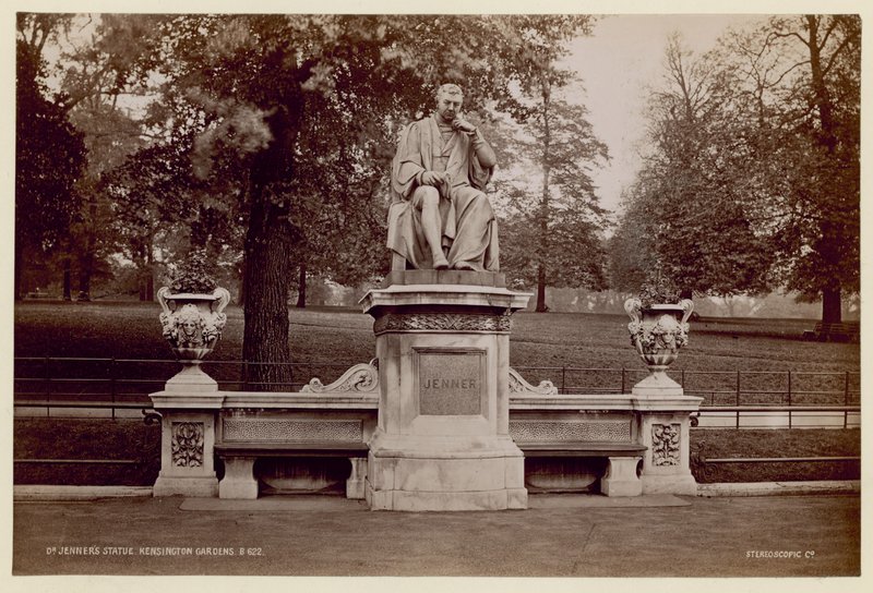 Dr Jenners Statue i Kensington Gardens af English Photographer