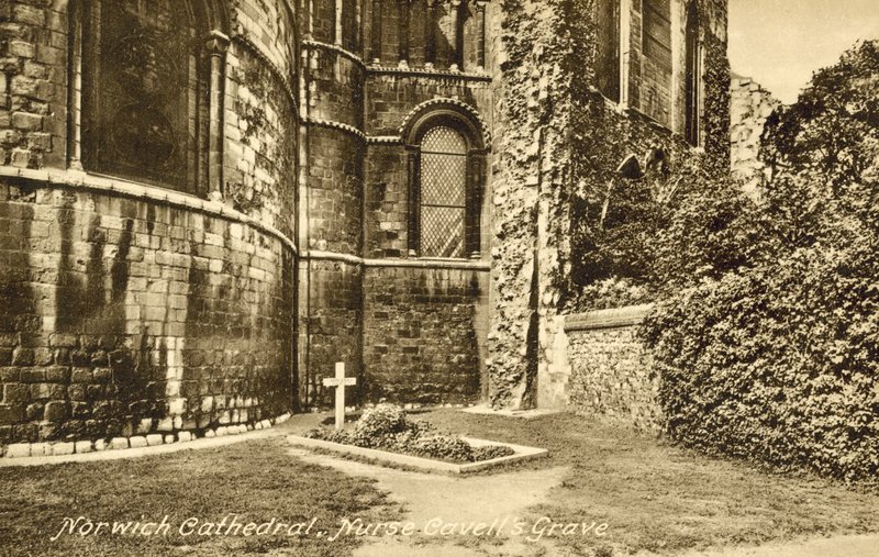 Edith Cavells grav, Norwich Cathedral, Norfolk af English Photographer