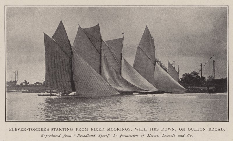 Elleve tonnere starter fra Fixed Moorings, med Jibs nede, på Oulton Broad af English Photographer