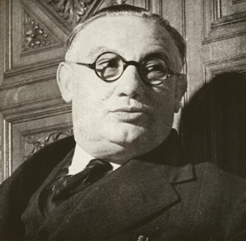 Ernest Bevin, portræt, ca. 1940 (s/h foto) af English Photographer