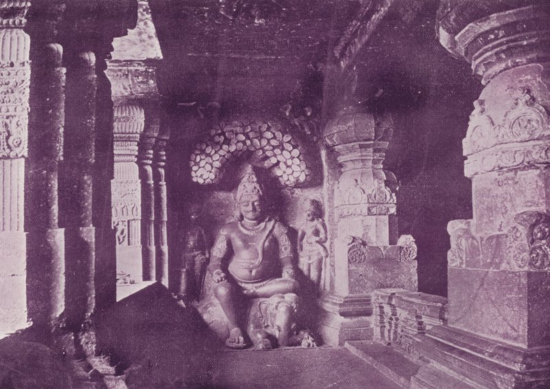 Figur af Indra, Ellora Caves af English Photographer