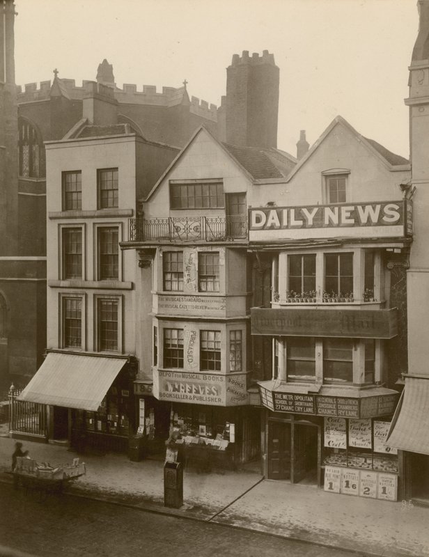 Fleet Street, London; nordsiden med 184-186 Fleet Street af English Photographer