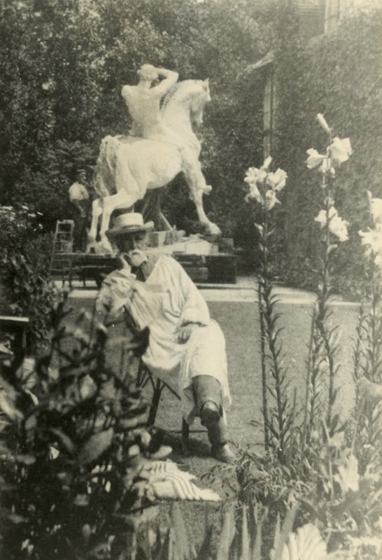 GF Watts i haven til Little Holland House, Melbury Road, Kensington af English Photographer