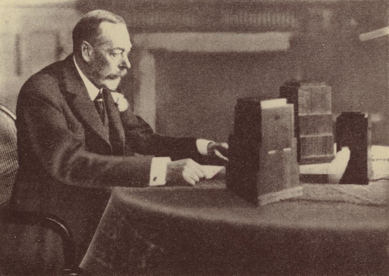 George V udsender sit julebudskab til det britiske Commonwealth og imperium af English Photographer