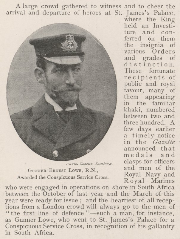 Gunner Ernest Lowe, RN, tildelte Conspicuous Service Cross af English Photographer