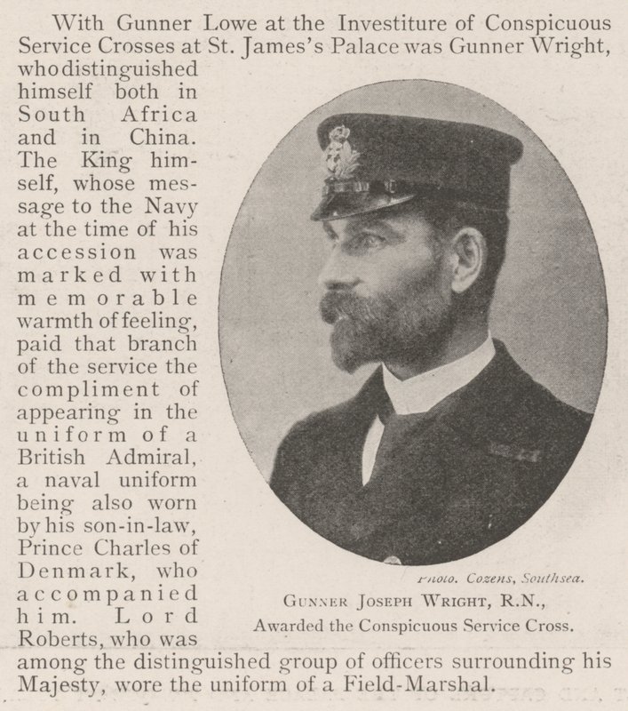 Gunner Joseph Wright, RN, tildelt Conspicuous Service Cross af English Photographer