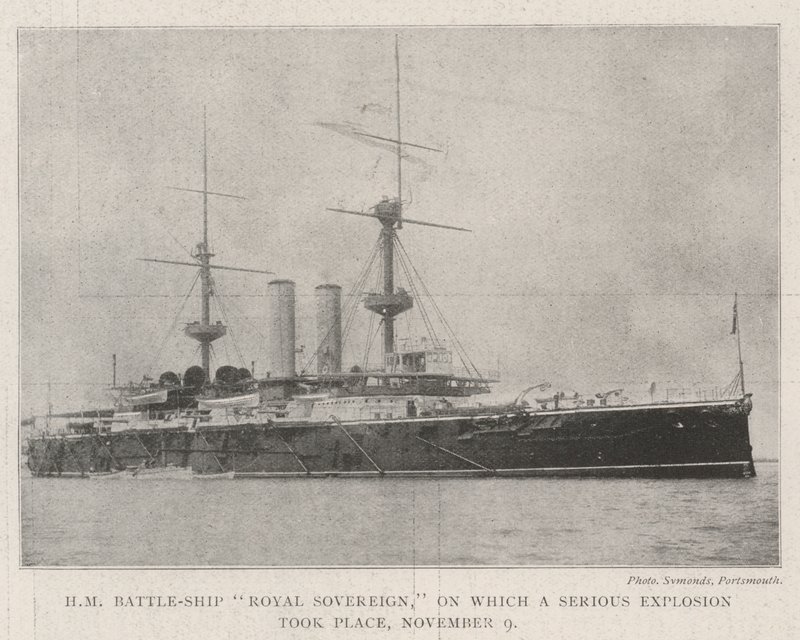 HM Battle-Ship Royal Sovereign, hvorpå en alvorlig eksplosion fandt sted, 9. november af English Photographer