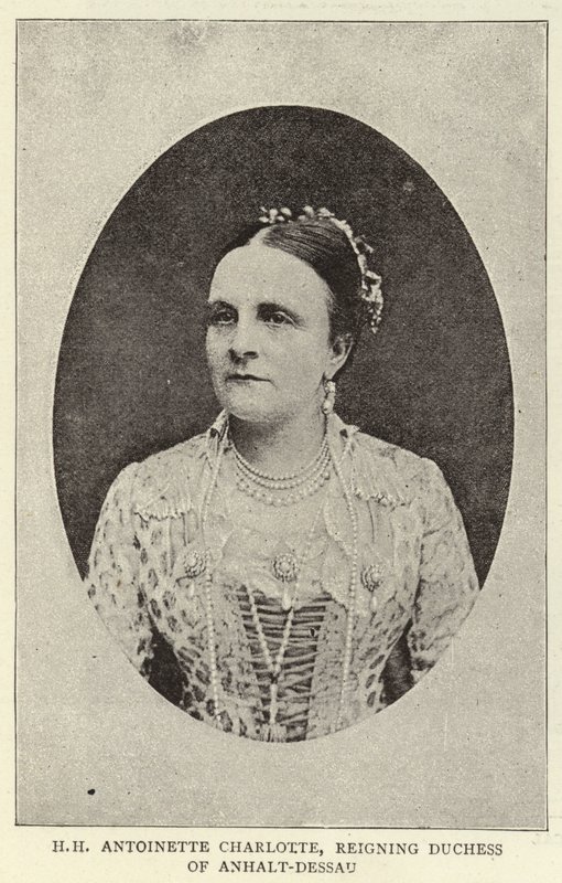 H H Antoinette Charlotte, regerende hertuginde af Anhalt-Dessau af English Photographer