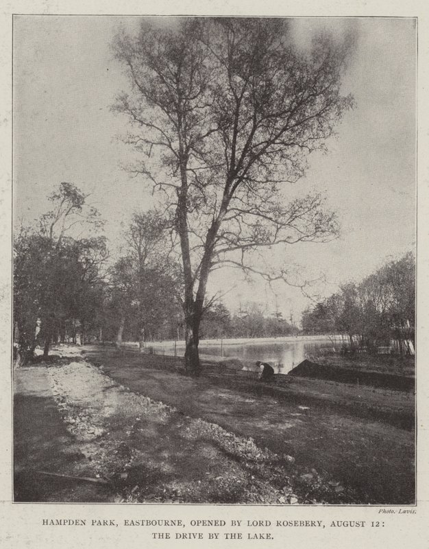 Hampden Park, Eastbourne, åbnet af Lord Rosebery, 12. august, Drive by the Lake af English Photographer