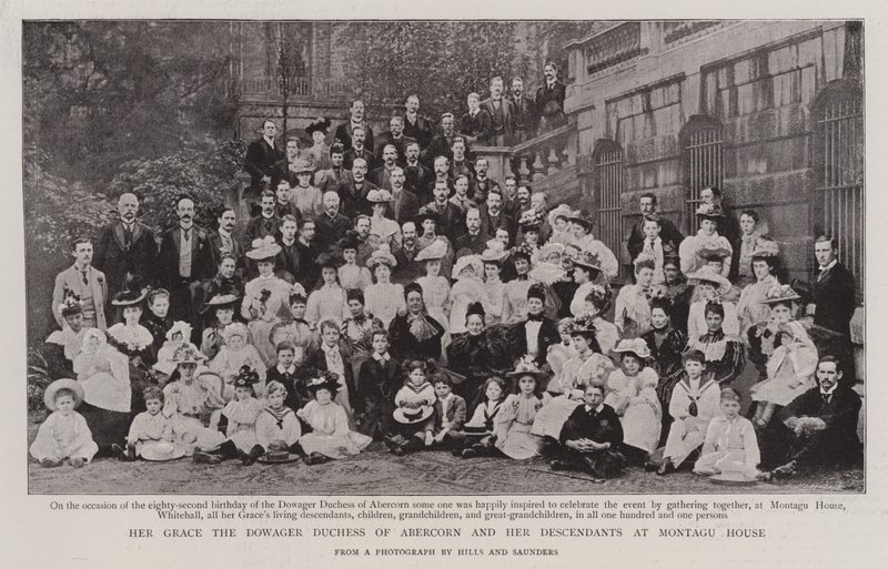 Hendes nåde enkehertuginden af Abercorn og hendes efterkommere i Montagu House af English Photographer
