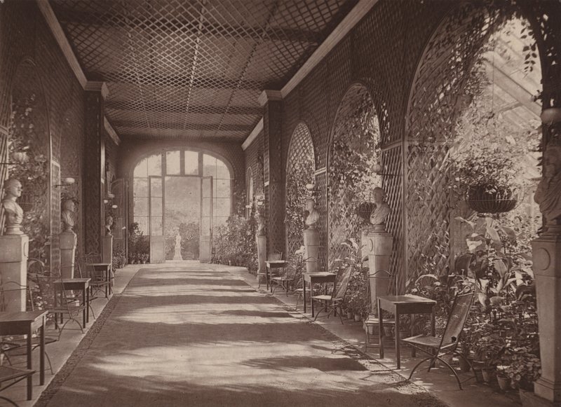 Holland House, London: Konservatorium, der fører fra Ball Room (s/h-billede) af English Photographer