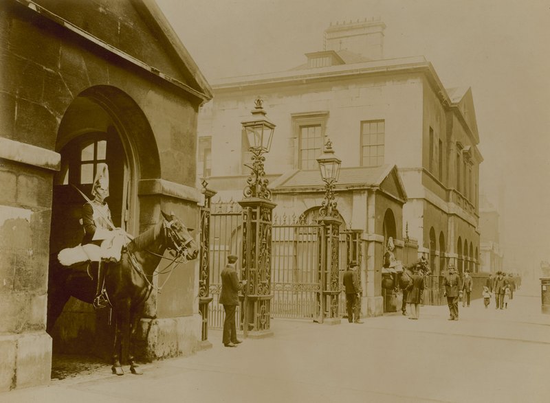 Horse Guards Parade, London af English Photographer