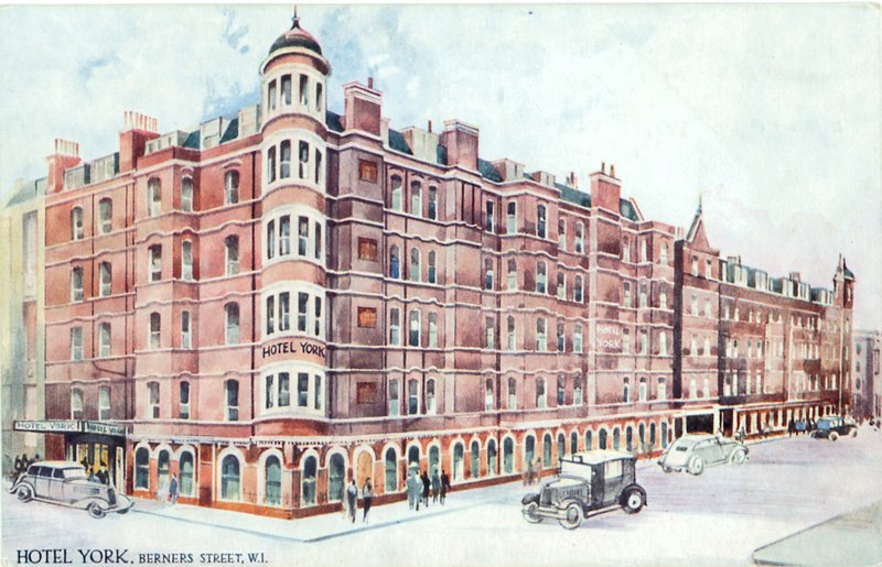 Hotel York, Berners Street, W1 af English Photographer