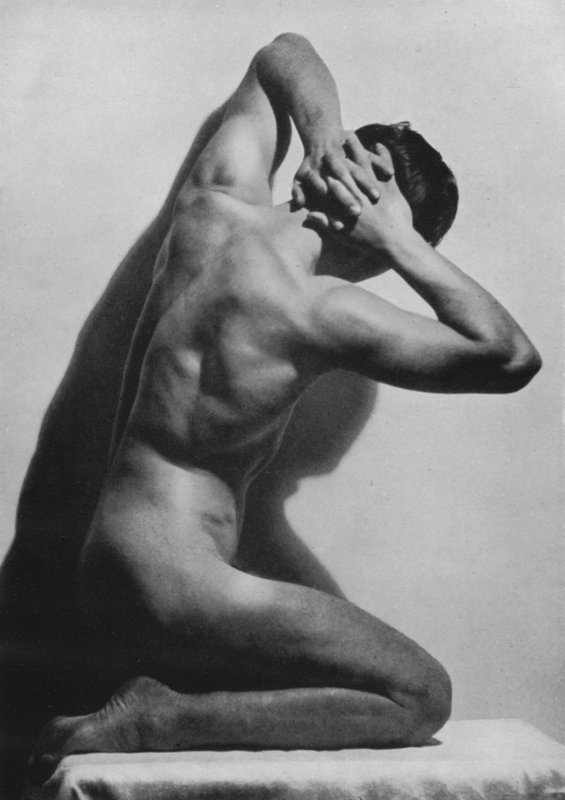 Illustration til The Male Body (s/h foto) af English Photographer