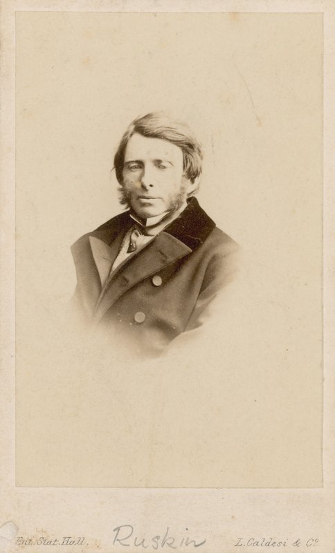 John Ruskin af English Photographer