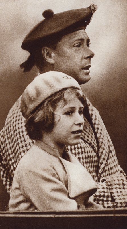 Kong Edward VIII og hans niece, den kommende dronning Elizabeth II (s/h-foto) af English Photographer