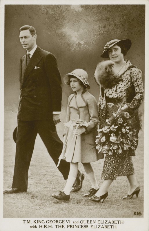 Kong George VI og dronning Elizabeth med prinsesse Elizabeth (s/h-billede) af English Photographer