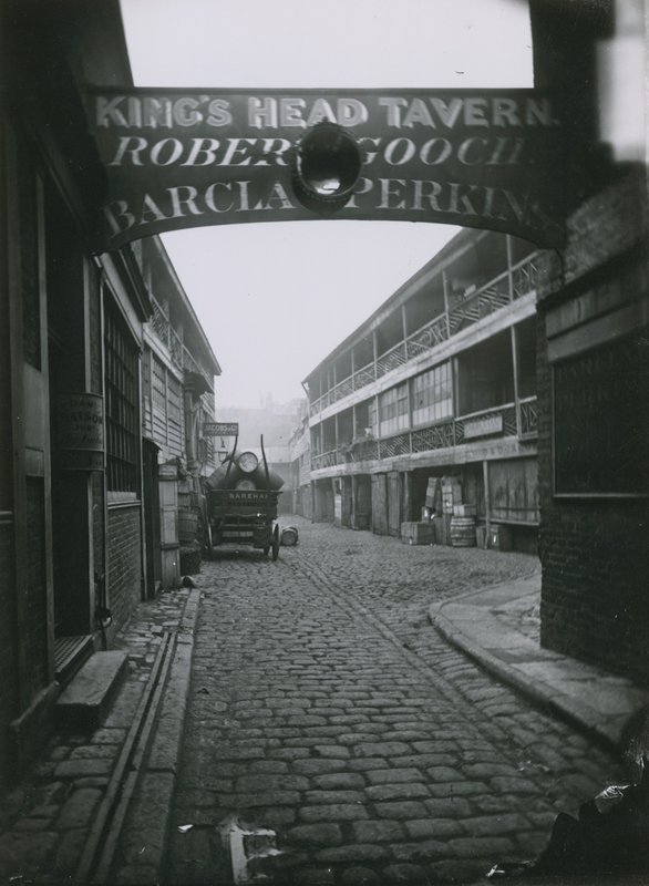 Kings Head, Southwark af English Photographer