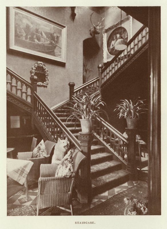 Levens Hotel: Staircase (s/h foto) af English Photographer