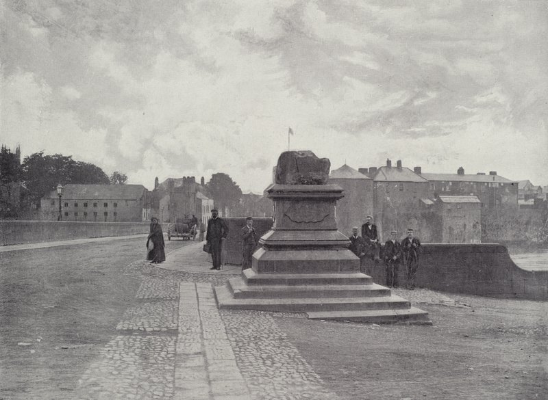 Limerick, The Treaty Stone, Thomond Bridge og Castle af English Photographer