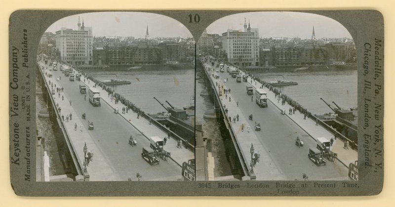 London Bridge, London af English Photographer