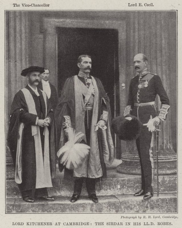 Lord Kitchener i Cambridge, Sirdaren i sine LLD-kåber af English Photographer
