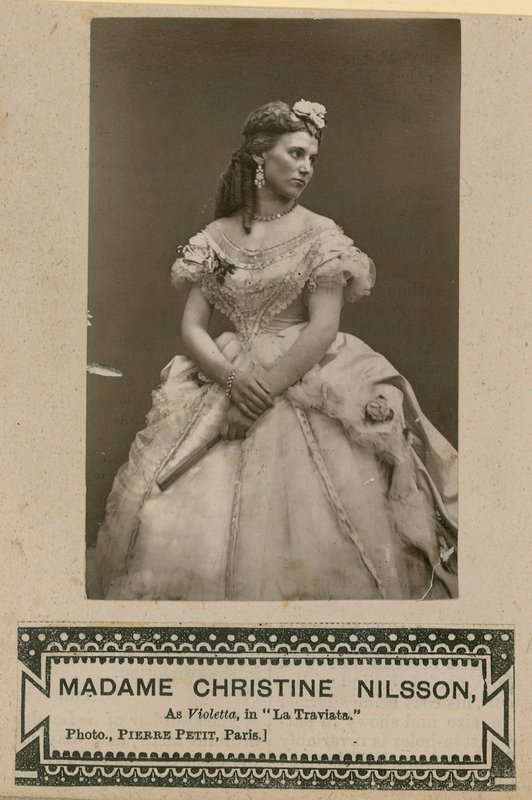 Madame Christine Nilsson som Violetta i La Traviata af English Photographer