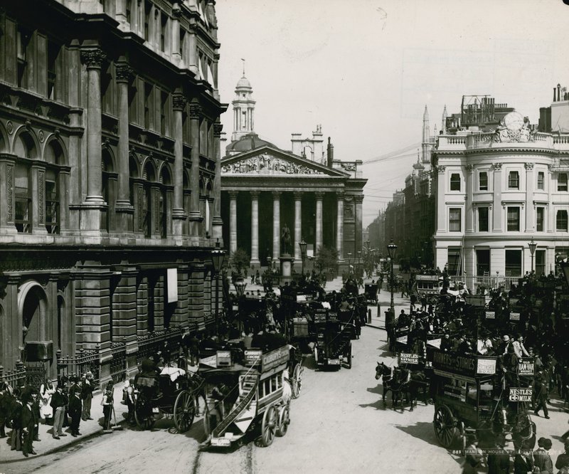 Mansion House Street, London af English Photographer