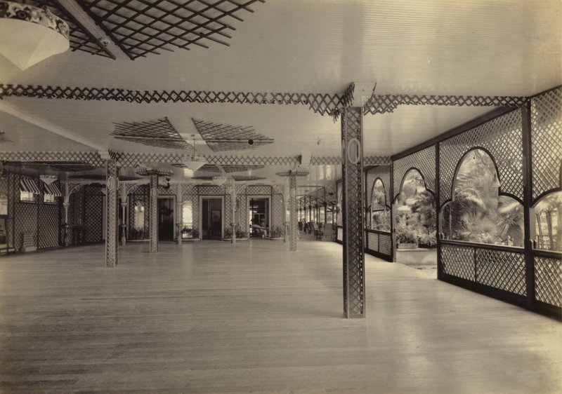 Marine Hotel, Balsal, 1920 af English Photographer