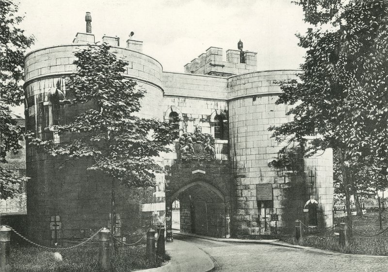 Middle Tower, Tower of London af English Photographer