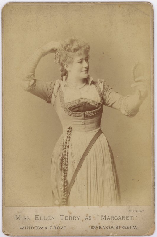 Miss Ellen Terry som Margaret (s/h-foto) af English Photographer