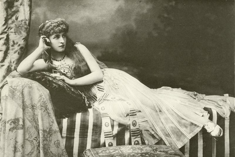 Miss Langtry som Cleopatra (dybtryk) af English Photographer