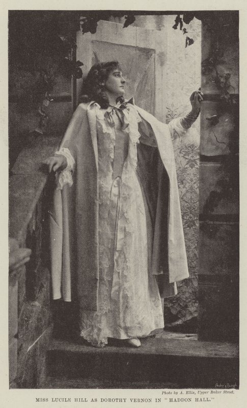 Miss Lucile Hill som Dorothy Vernon i Haddon Hall af English Photographer