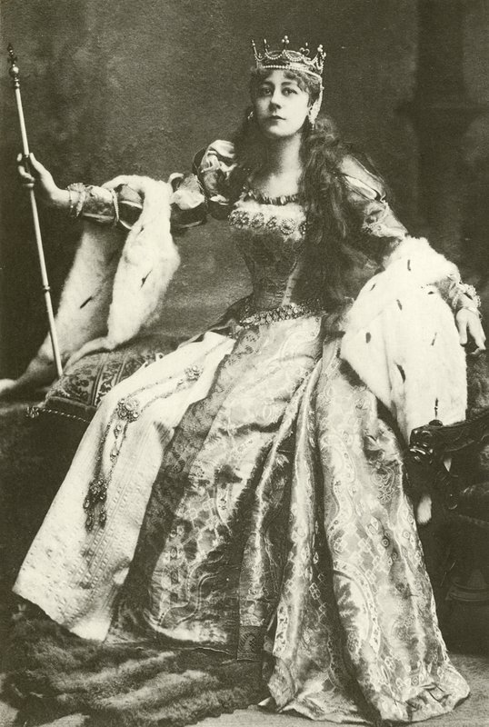 Miss Violet Vanbrugh som Anne Boleyn (gravure) af English Photographer