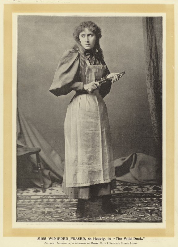 Miss Winifred Fraser, som Hedvig, i Den vilde ælling af English Photographer