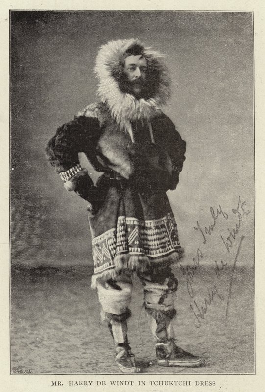 Mr Harry de Windt i Tchuktchi-kjole af English Photographer