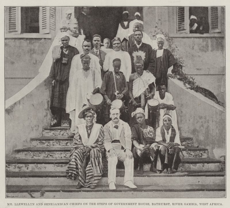 Hr. Llewellyn og Senegambiske høvdinge på trapperne til regeringshuset, Bathurst, Gambia-floden, Vestafrika af English Photographer