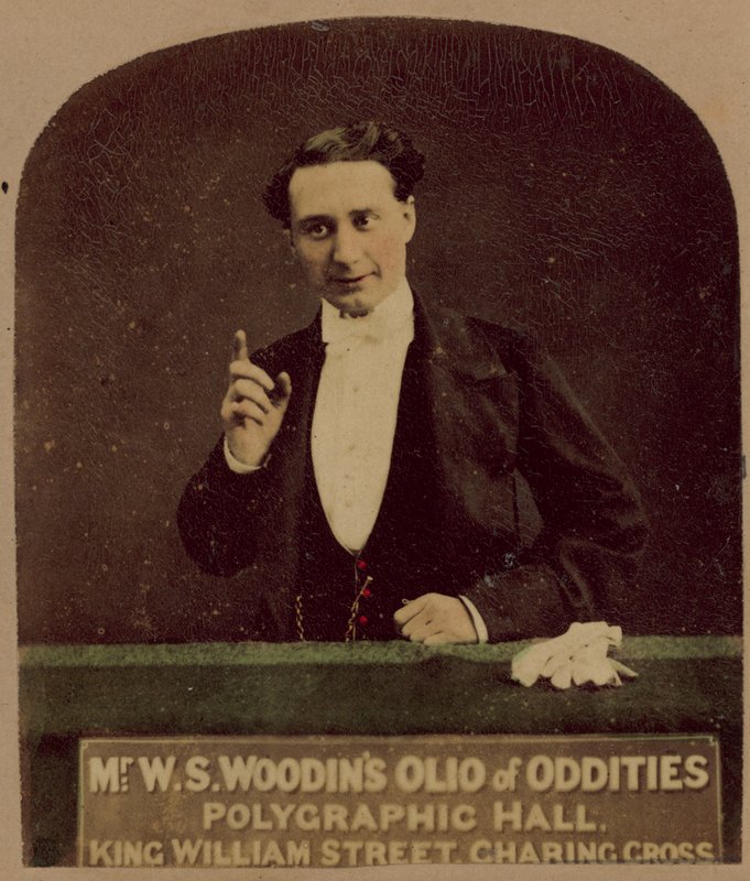 Hr. W S Woodins Olio af mærkværdigheder af English Photographer