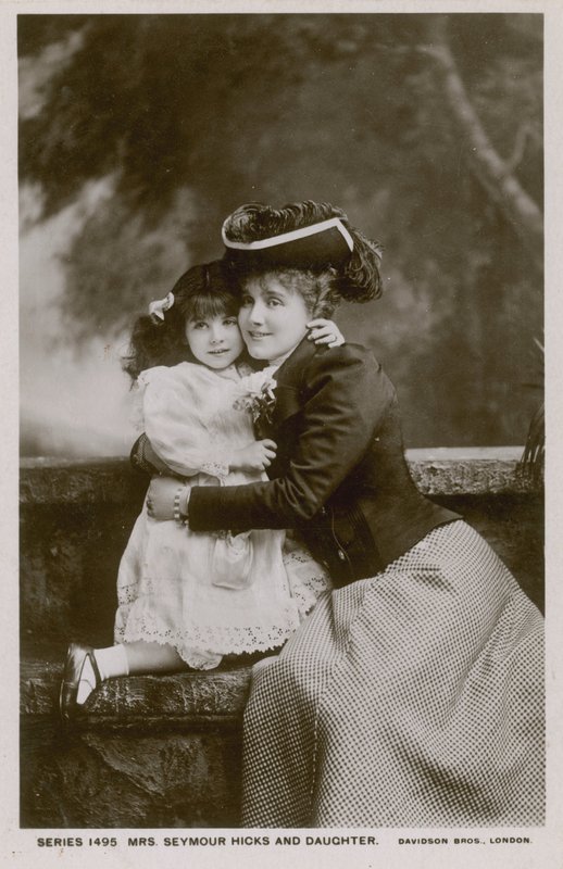 Fru Seymour Hicks og datter af English Photographer