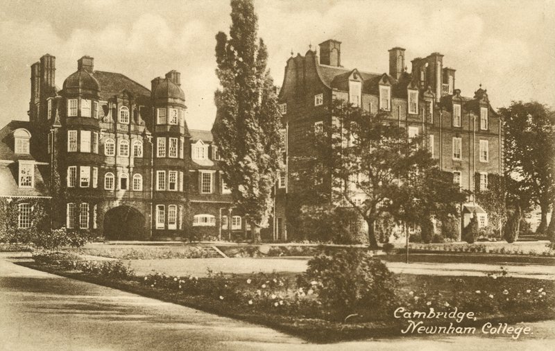Newnham College, Cambridge (s/h-billede) af English Photographer