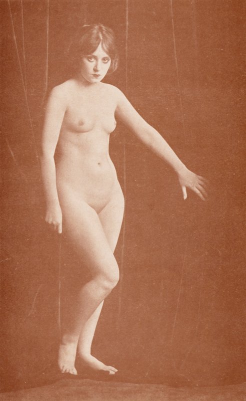 Nudistkunst: Apres le Bain (s/h-foto) af English Photographer